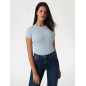 GUESS- T-shirt stretch logo piccolo triangolo GUESS- T-shirt stretch logo piccolo triangolo