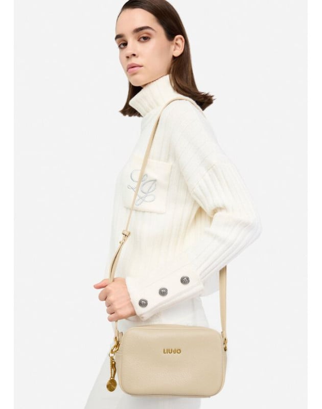 LIU JO- Borsa a tracolla media con charm LIU JO- Borsa a tracolla media con charm