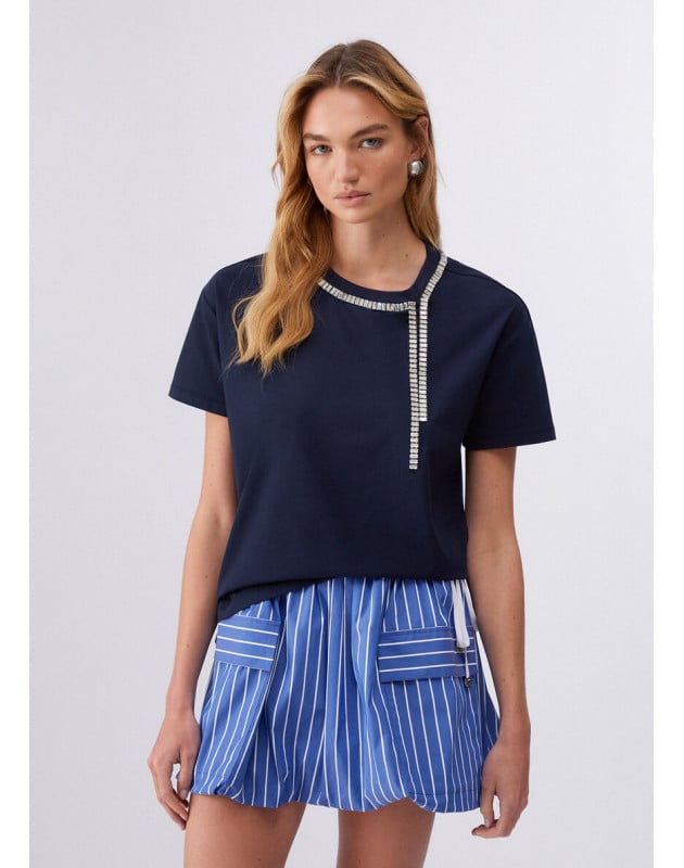 LIU JO- T-shirt oversize con ricami gioiello